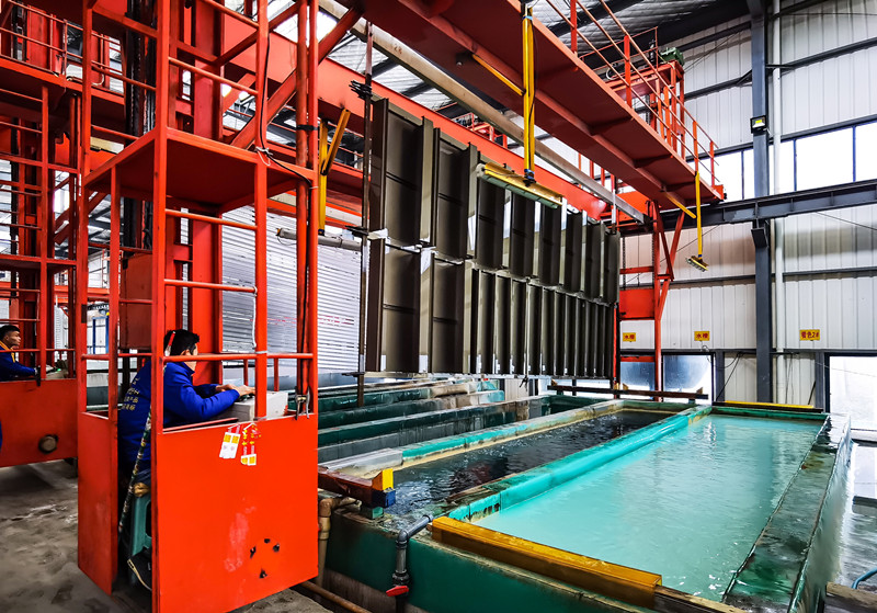 贵阳经开区今年持续推动“两主一特”产业发展